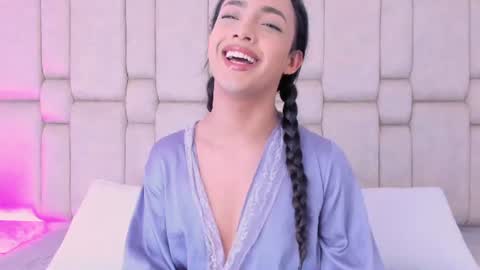 Snapshot of aribloom7 chatting on 07/10/26, 09:28 Welcome to Ari room online show from 07/10/26, 09:28