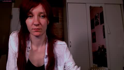 Snapshot of aribluush chatting on 03/13/26, 10:49 aribluush online show from 03/13/26, 10:49