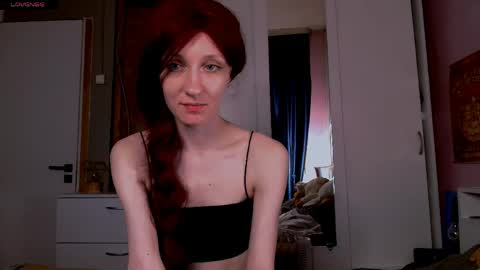 Snapshot of aribluush chatting on 05/14/26, 10:38 aribluush online show from 05/14/26, 10:38