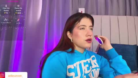 Snapshot of aribrunnet_ chatting on 03/10/25, 01:21 Ari Just Ari online show from 03/10/25, 01:21