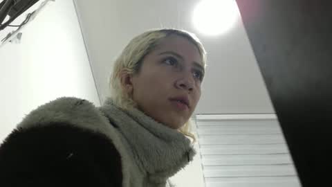 Ari Bunnie  online show from 09/19/25, 04:58