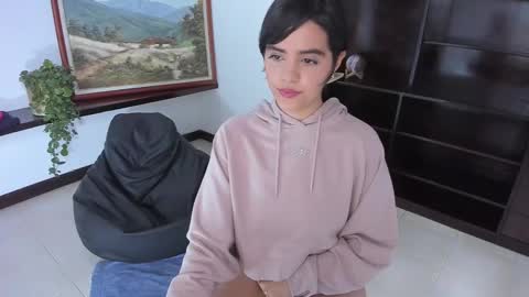 Snapshot of ariel_pinkdiamond chatting on 02/18/25, 07:30 Ariel Pink Diamond online show from 02/18/25, 07:30