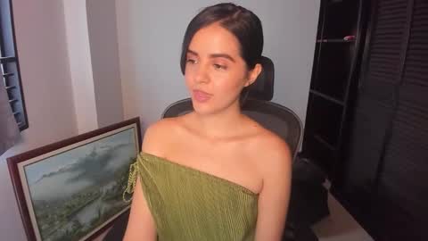 Snapshot of ariel_pinkdiamond chatting on 10/06/25, 08:50 Ariel Pink Diamond online show from 10/06/25, 08:50