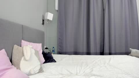 Snapshot of ariel_rouse chatting on 02/01/25, 05:16 Ariel online show from 02/01/25, 05:16