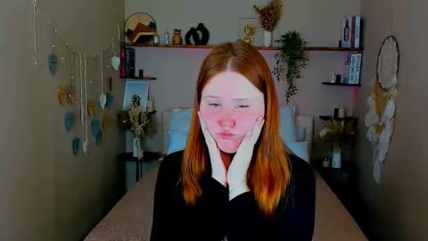 Snapshot of ariel_yumi chatting on 10/08/25, 10:02 Ariel online show from 10/08/25, 10:02