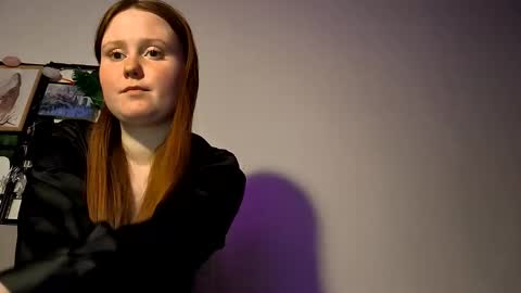 Snapshot of ariel_yumi chatting on 10/13/25, 03:45 Ariel online show from 10/13/25, 03:45