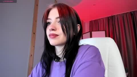 Snapshot of arielabradberry chatting on 12/14/24, 01:59 Ariel online show from 12/14/24, 01:59