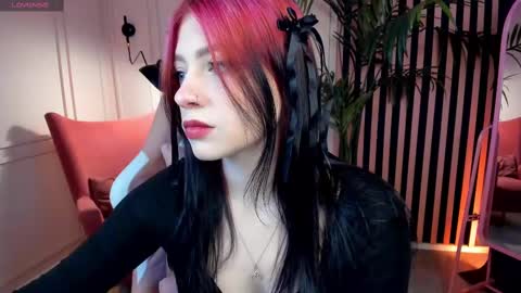 Snapshot of arielabradberry chatting on 02/23/25, 02:35 Ariel online show from 02/23/25, 02:35