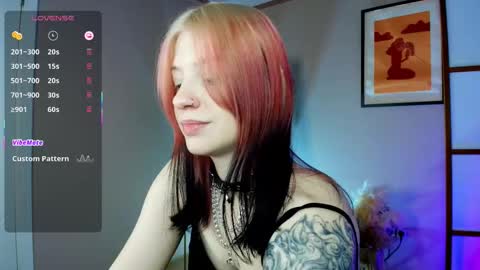 Snapshot of arielabradberry chatting on 10/02/25, 04:25 Ariel online show from 10/02/25, 04:25