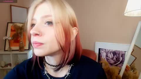 Ariel online show from 12/04/25, 01:09