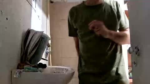 Snapshot of arielferdman chatting on 10/20/25, 02:17 arielferdman online show from 10/20/25, 02:17