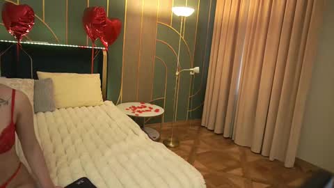 Ariel online show from 03/11/25, 05:05