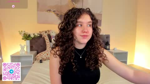 Snapshot of ariella_sol chatting on 06/06/26, 01:11 Ariella GTM3 Tue Wed Thu Fri Sat 0400 am-1030pm online show from 06/06/26, 01:11