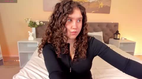 Snapshot of ariella_sol chatting on 06/11/26, 01:05 Ariella GTM3 Tue Wed Thu Fri Sat 0400 am-1030pm online show from 06/11/26, 01:05