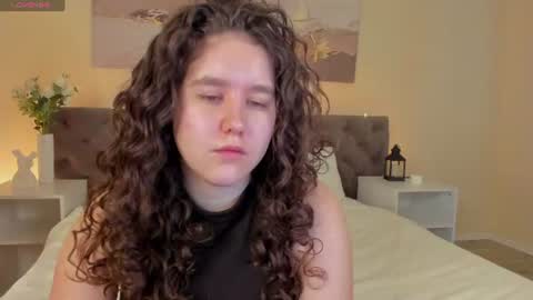 Snapshot of ariella_sol chatting on 06/20/26, 01:09 Ariella GTM3 Tue Wed Thu Fri Sat 0400 am-1030pm online show from 06/20/26, 01:09