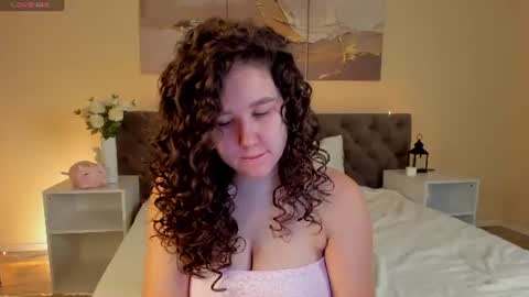 Snapshot of ariella_sol chatting on 07/20/26, 01:09 Ariella GTM3 Tue Wed Thu Fri Sat 0400 am-1030pm online show from 07/20/26, 01:09