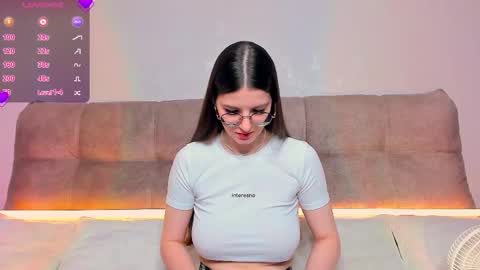 Snapshot of ariellateska chatting on 02/28/26, 04:24 Ariella online show from 02/28/26, 04:24