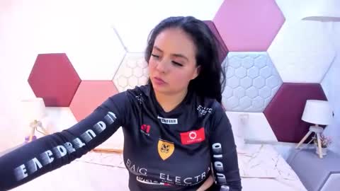 arriel online show from 11/27/25, 12:46