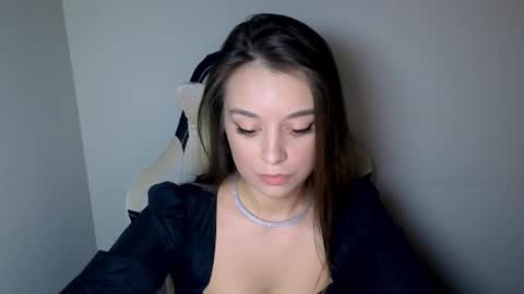 Snapshot of arielsandres chatting on 09/14/25, 01:10 Ariel online show from 09/14/25, 01:10