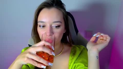 Snapshot of arielsandres chatting on 09/27/25, 05:29 Ariel online show from 09/27/25, 05:29