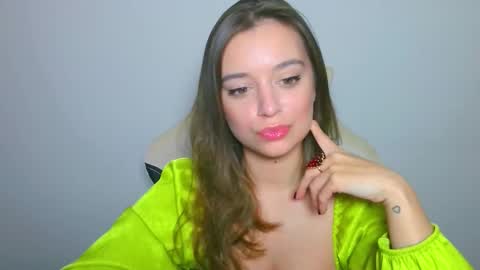 Snapshot of arielsandres chatting on 10/24/25, 03:30 Ariel online show from 10/24/25, 03:30