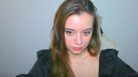 Snapshot of arielsandres chatting on 10/28/25, 02:53 Ariel online show from 10/28/25, 02:53