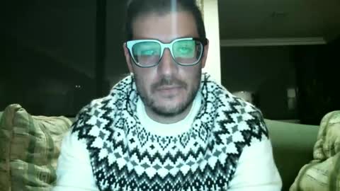 Snapshot of arielsinho chatting on 01/01/25, 04:50 Anon online show from 01/01/25, 04:50