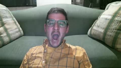 Snapshot of arielsinho chatting on 01/10/25, 04:22 Anon online show from 01/10/25, 04:22