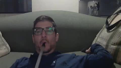 Snapshot of arielsinho chatting on 03/07/25, 01:53 Anon online show from 03/07/25, 01:53