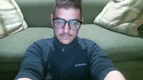 Snapshot of arielsinho chatting on 10/17/25, 12:14 Anon online show from 10/17/25, 12:14