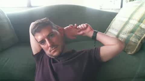 Snapshot of arielsinho chatting on 10/20/25, 10:21 Anon online show from 10/20/25, 10:21