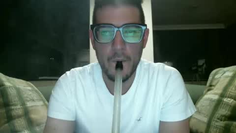 Snapshot of arielsinho chatting on 10/25/25, 05:15 Anon online show from 10/25/25, 05:15
