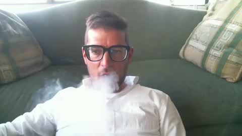 Snapshot of arielsinho chatting on 10/25/25, 07:08 Anon online show from 10/25/25, 07:08
