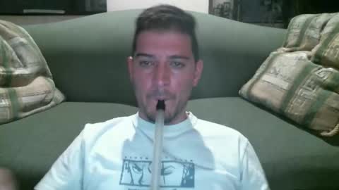 Snapshot of arielsinho chatting on 10/27/25, 02:26 Anon online show from 10/27/25, 02:26