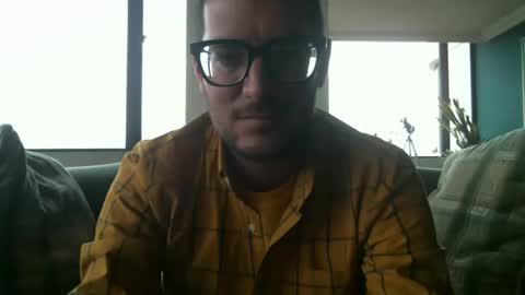 Snapshot of arielsinho chatting on 12/18/25, 09:21 Anon online show from 12/18/25, 09:21