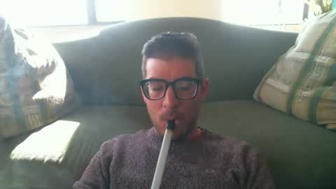 Snapshot of arielsinho chatting on 12/19/25, 01:51 Anon online show from 12/19/25, 01:51