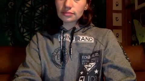 Snapshot of arielwyld chatting on 12/22/24, 11:09 ariel colin when hes here online show from 12/22/24, 11:09