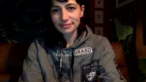 Snapshot of arielwyld chatting on 12/23/24, 03:18 ariel colin when hes here online show from 12/23/24, 03:18