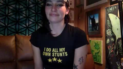 Snapshot of arielwyld chatting on 12/27/24, 11:10 ariel colin when hes here online show from 12/27/24, 11:10