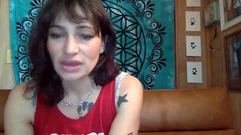 Snapshot of arielwyld chatting on 01/12/25, 04:50 ariel colin when hes here online show from 01/12/25, 04:50