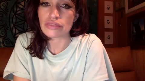 Snapshot of arielwyld chatting on 01/17/25, 11:29 ariel colin when hes here online show from 01/17/25, 11:29