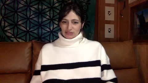 Snapshot of arielwyld chatting on 02/04/25, 02:17 ariel colin when hes here online show from 02/04/25, 02:17