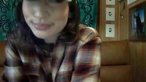 Snapshot of arielwyld chatting on 02/20/25, 02:13 ariel colin when hes here online show from 02/20/25, 02:13