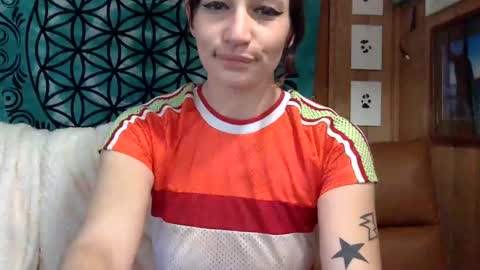 Snapshot of arielwyld chatting on 02/24/25, 02:15 ariel colin when hes here online show from 02/24/25, 02:15