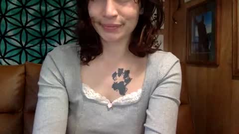 Snapshot of arielwyld chatting on 03/01/25, 08:21 ariel colin when hes here online show from 03/01/25, 08:21