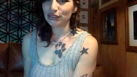 Snapshot of arielwyld chatting on 03/06/25, 03:13 ariel colin when hes here online show from 03/06/25, 03:13