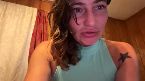 Snapshot of arielwyld chatting on 09/24/25, 03:37 ariel colin when hes here online show from 09/24/25, 03:37