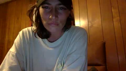 Snapshot of arielwyld chatting on 10/08/25, 01:25 ariel colin when hes here online show from 10/08/25, 01:25