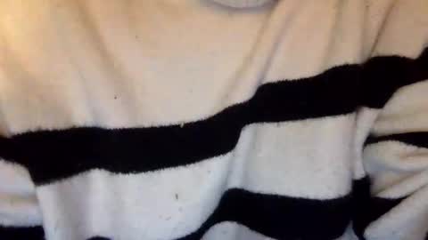 Snapshot of arielwyld chatting on 11/18/25, 08:24 ariel colin when hes here online show from 11/18/25, 08:24