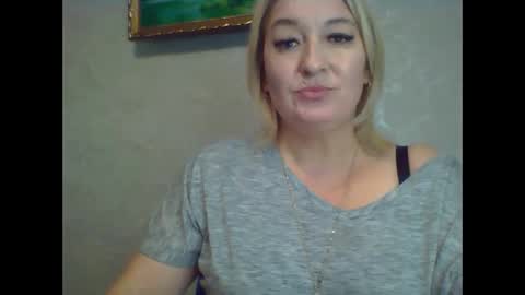 Snapshot of arielxloveresss chatting on 10/16/25, 03:13 ArielXLoveresss online show from 10/16/25, 03:13